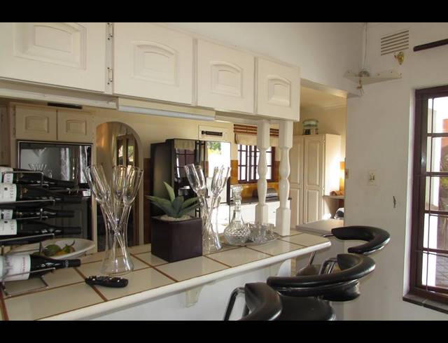 4 BEDROOM FREESTANDING FOR SALE IN CHILTERN HILLS